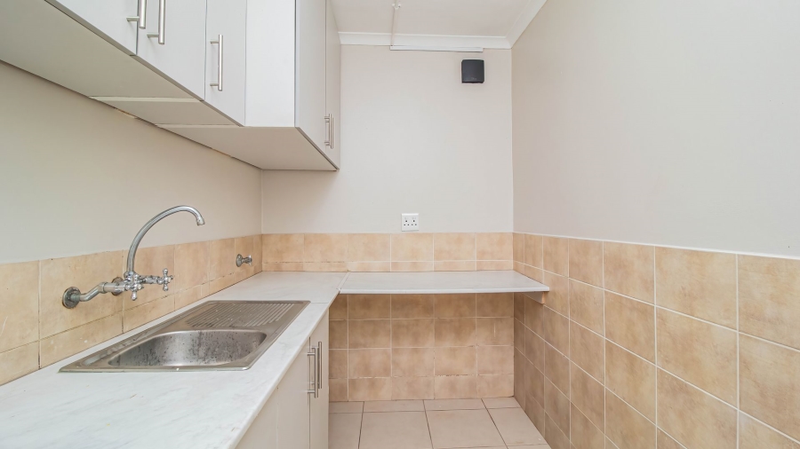 To Let 1 Bedroom Property for Rent in Bishopscourt Western Cape